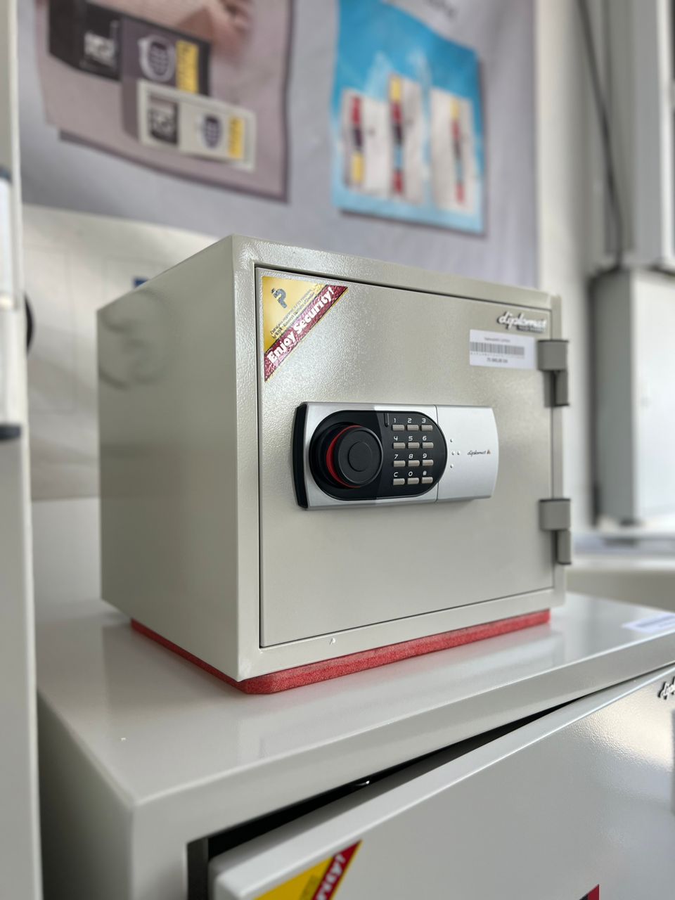 119EN - DIPLOMAT SAFE